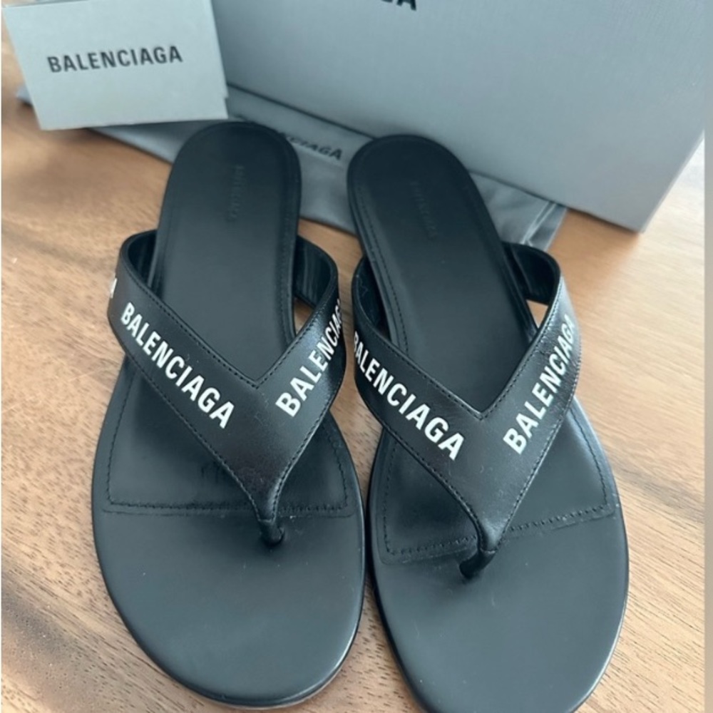 AUTHENTIC Balenciaga slides.